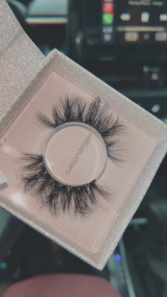 Confident Not Cocky Luxe Lash Style